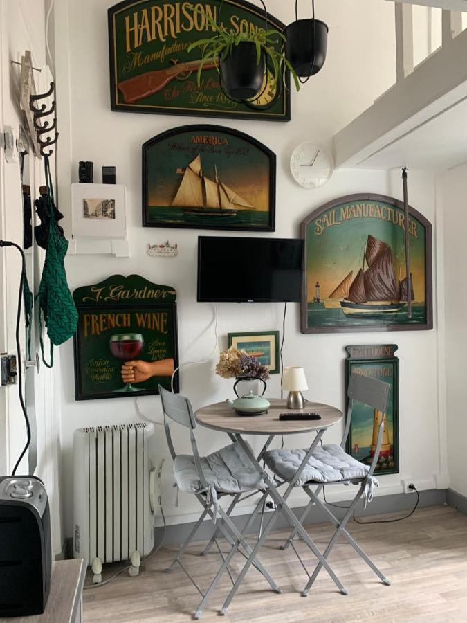 Studette Tiny House De L Eglise 12 M2 Apartment Ault Bagian luar foto